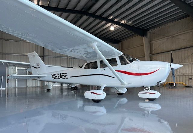 Cessna 172S Skyhawk SP, N6245E