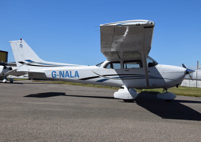 Cessna_172S_G-NALA_01