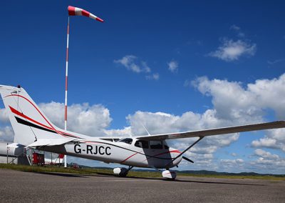 Cessna_172S_G-RJCC_01